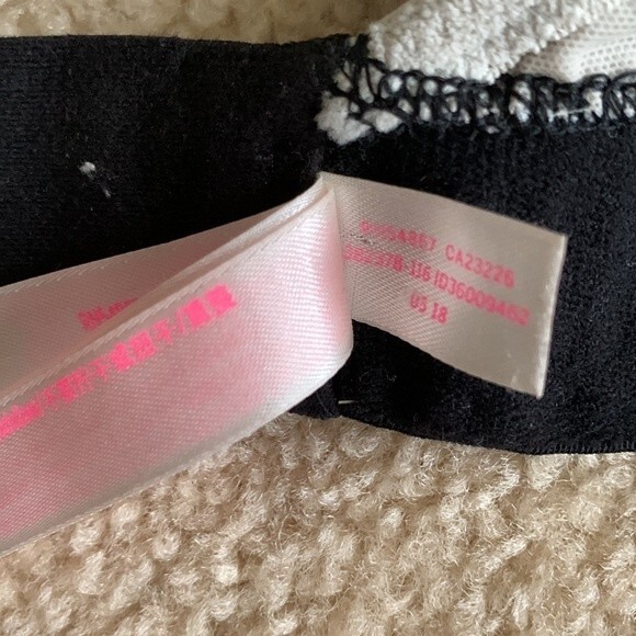 PINK Everywhere Wireless Lightly Lined Gray Black Logo Cotton Bra Size 32DD - Picture 8 of 8